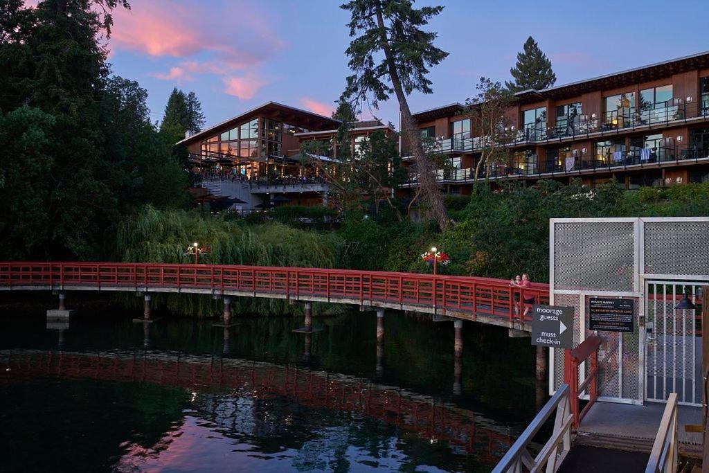 Brentwood Bay Resort & Spa Ngoại thất bức ảnh
