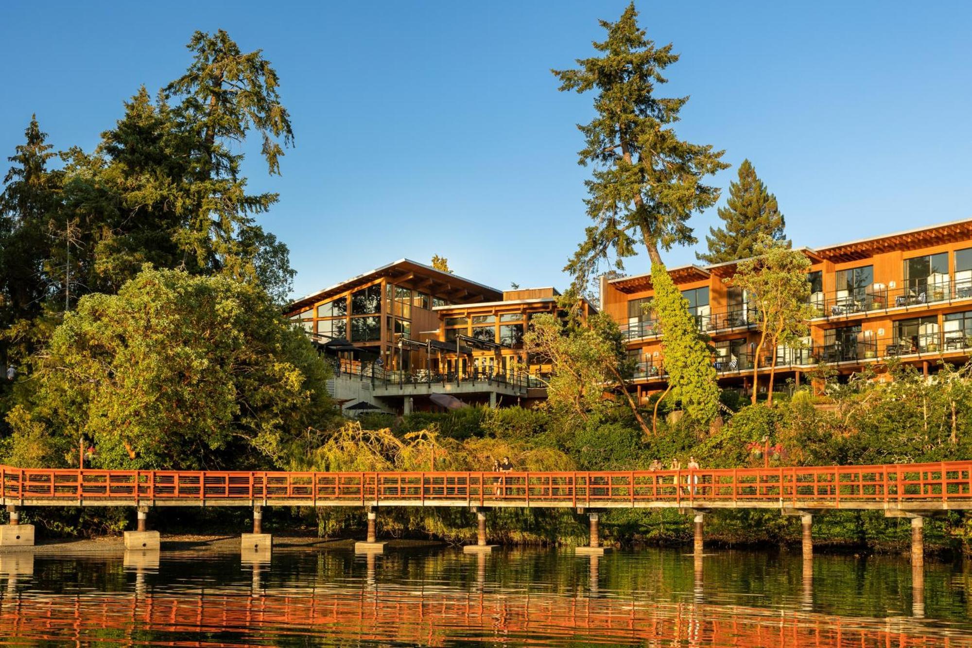 Brentwood Bay Resort & Spa Ngoại thất bức ảnh